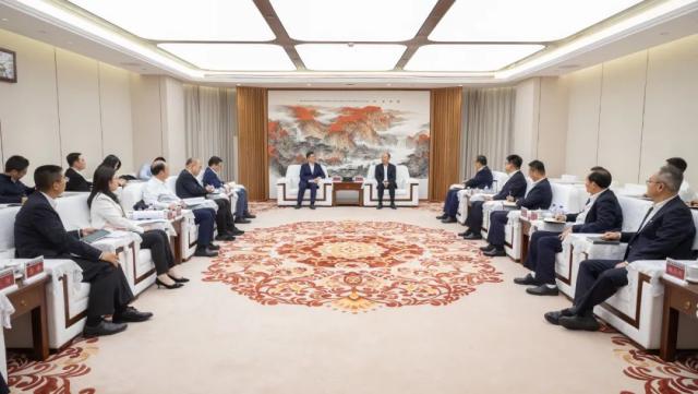 莫鼎革與廣州市委副書記、市長孫志洋舉行會談